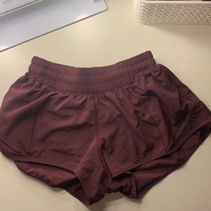 Lululemon size 4 maroon hotty hot 2.5” inseam
